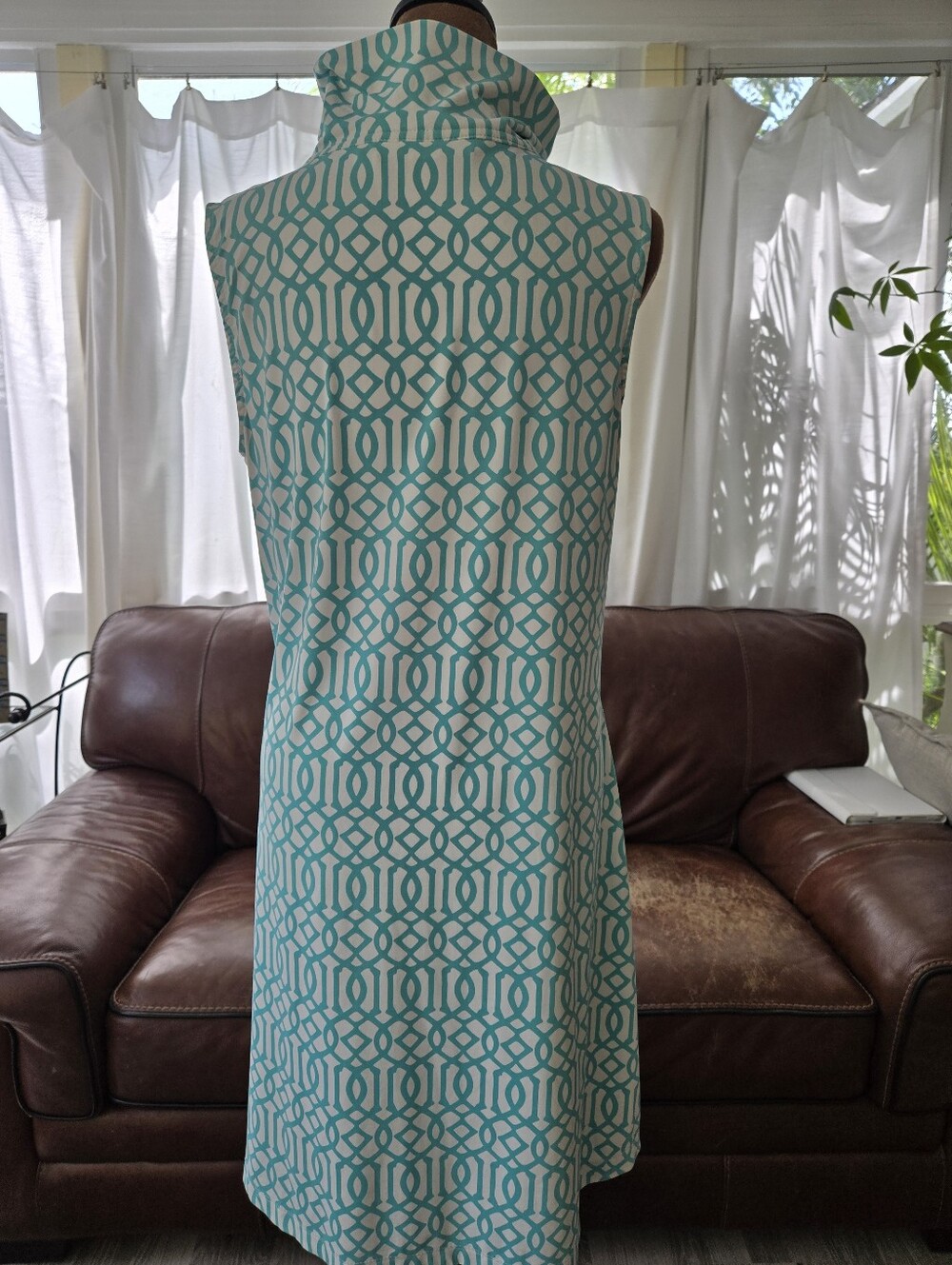 Sleeveless Aqua Geometric Zip-Front Dress And Blue And White Coral Pattern - Picture 8 of 11